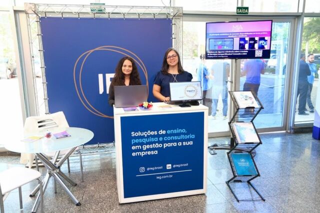 Os momentos de intervalos , de networking estão a todo vapor no 12ᵀᴴ Shared Services Knowledge Exchange! 🤝💬

Conexões e muita troca estão acontecendo. Os estandes dos parceiros do evento se tornaram verdadeiros pontos de encontro para trocas e apresentações de soluções. profissionais de CSC de todo o Brasil. ✨

@join4_ , @botcity_dev , @v360.io , @nortrez.brasil , @oitchaubr e  @requestia são os parceiros do 12th SSKE! 

Essa é a essência do #12thSSKE: conectar pessoas, muitas ideias e soluções para o presente e o futuro dos Serviços Compartilhados.
📩 eventos@ieg.com.br

#IEG #networking #sharedservices #csc #eventocorporativo #conexõesqueinspiram #12thSSKE